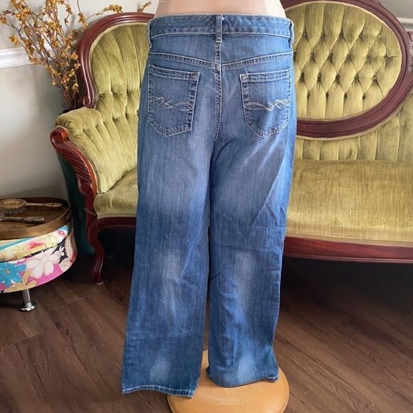 Tommy Hilfiger wide legged jeans. Vintage. Women’s 8. - Picture 7 of 7